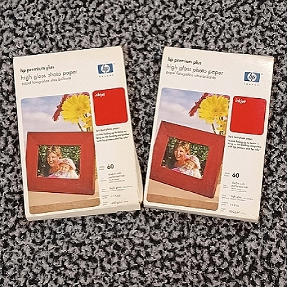 HP Premium Plus High Gloss Photo Paper - Picture 2 of 6
